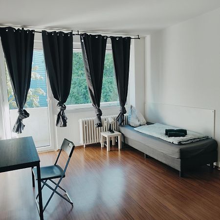 Ferienwohnung Monteurwohnung Messewohnung Duisburg Sued Grenze Duesseldorf 6 Personen Exterior foto