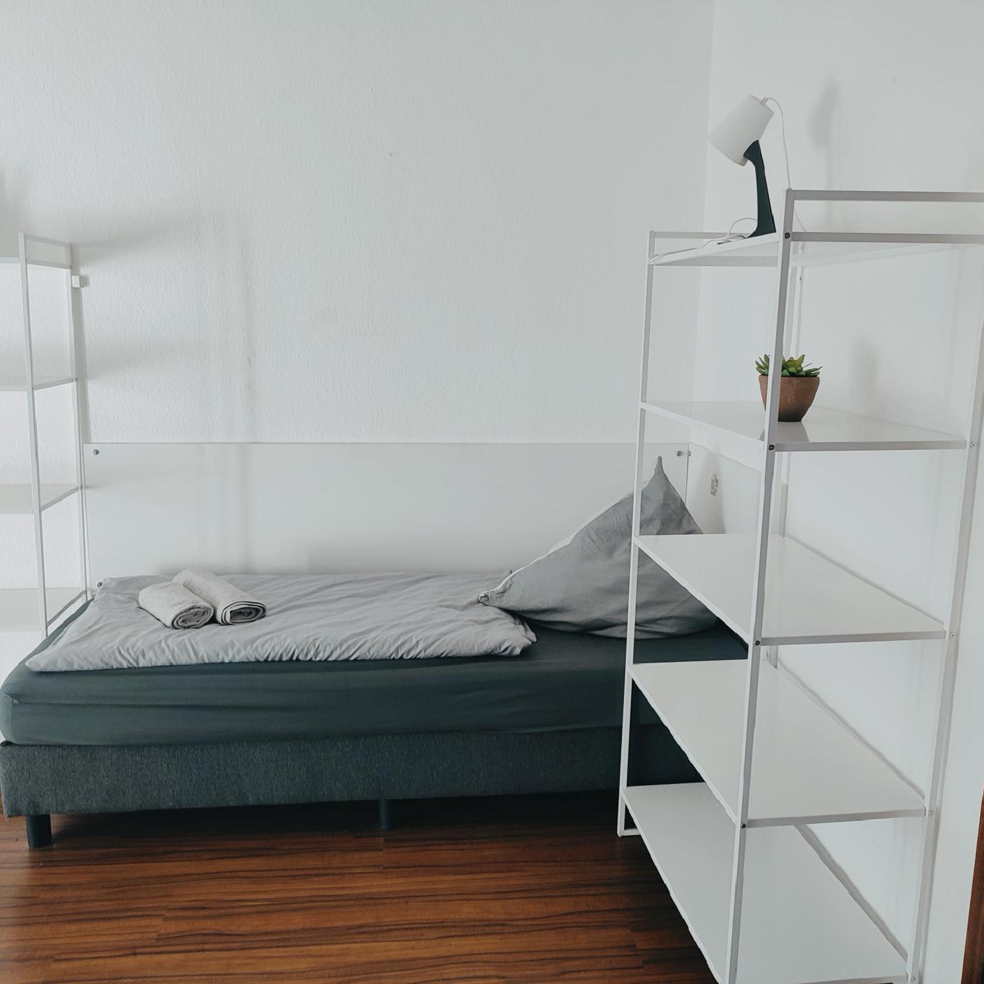 Ferienwohnung Monteurwohnung Messewohnung Duisburg Sued Grenze Duesseldorf 6 Personen Exterior foto