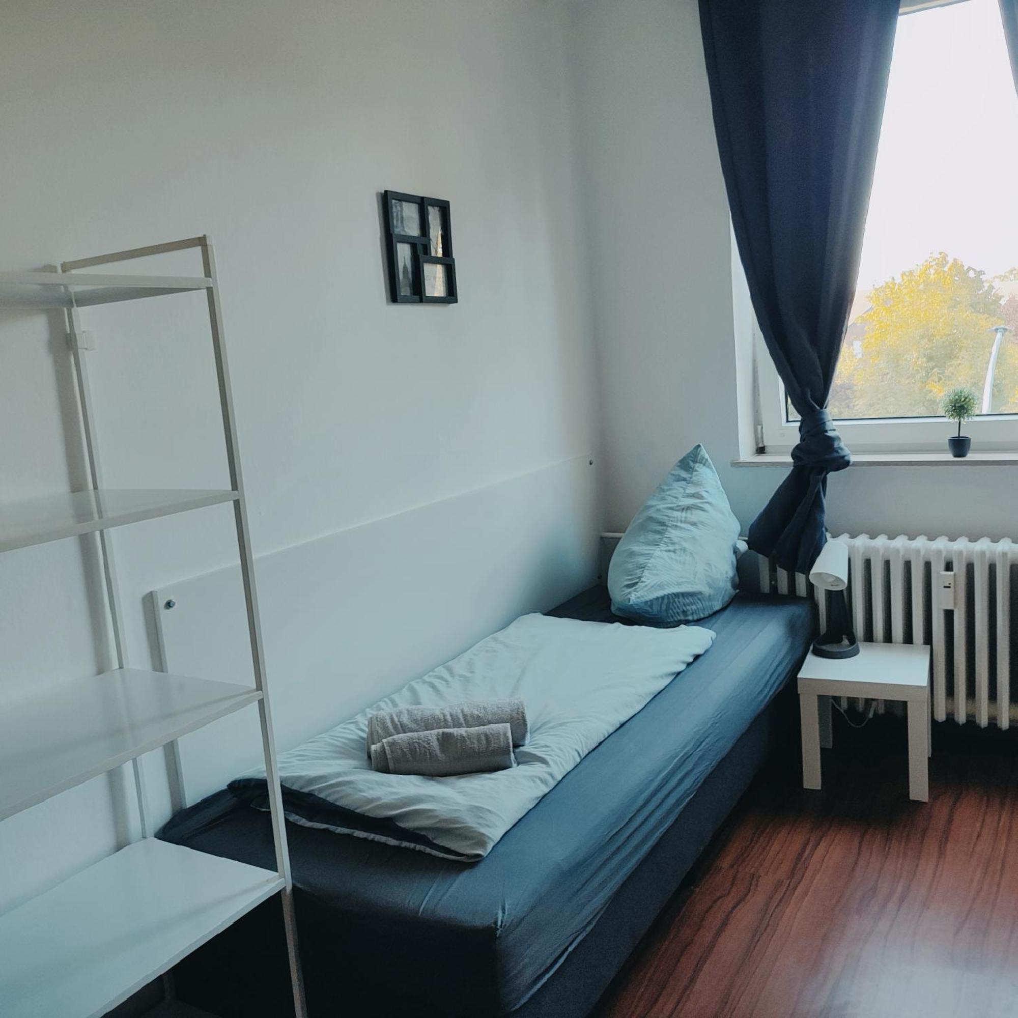 Ferienwohnung Monteurwohnung Messewohnung Duisburg Sued Grenze Duesseldorf 6 Personen Exterior foto